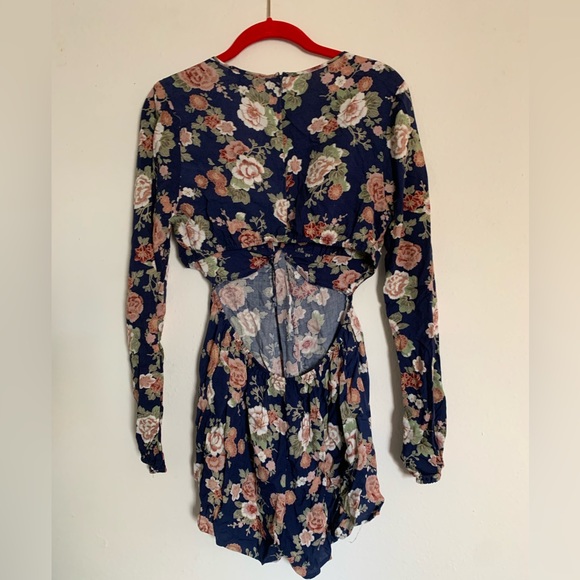 Forever 21 cutout floral romper - Picture 5 of 6